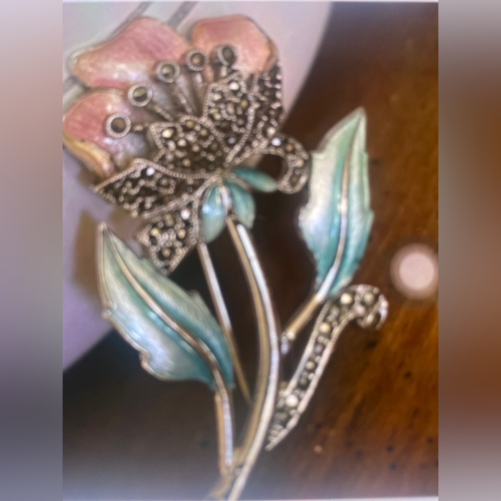 Flower brooch